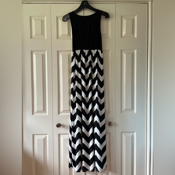 Long maxi dress size M - Picture 3 of 3